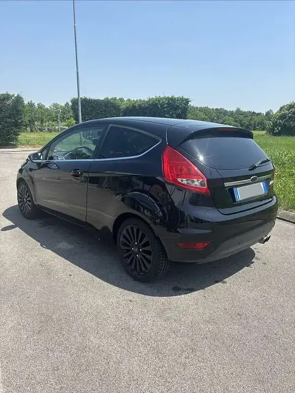 Usata Ford Fiesta Titanium 92 CV (67 kW) 2012 Berlina