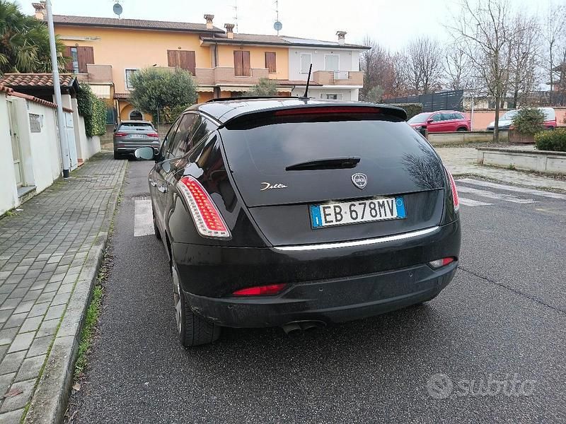 Usata Lancia Delta 200 CV (147 kW) 2010 Nero Utilitaria
