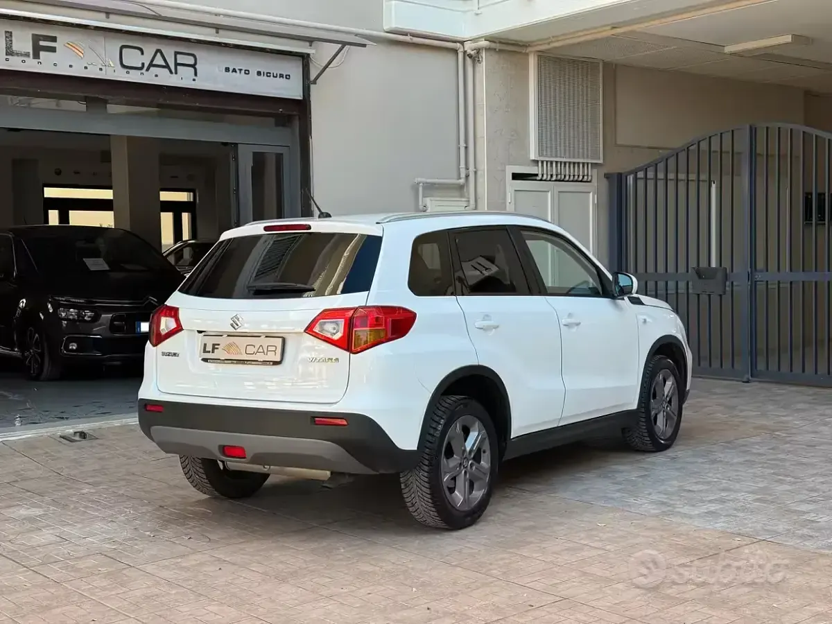 Second-hand Suzuki Vitara Cool 120 CP (88 kW) 2017 Alb SUV