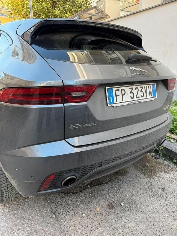 Usata Jaguar E-Pace R-Dynamic 180 CV (132 kW) 2018 Grigio SUV
