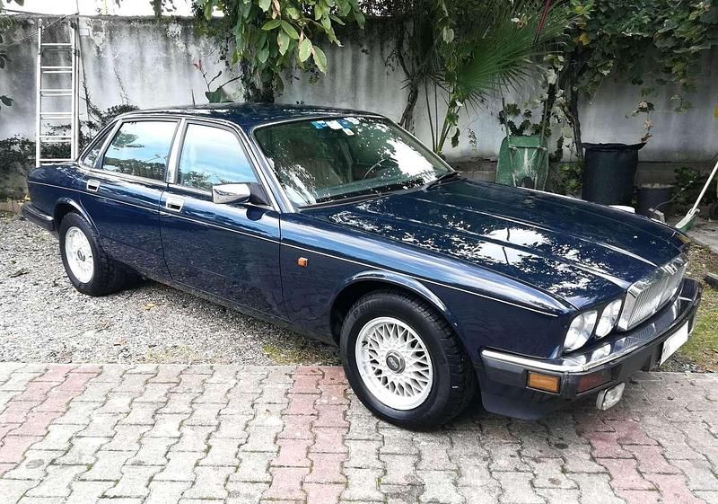 Usata Jaguar XJ6 199 CV (146 kW) 1991 Blu/azzurro Berlina