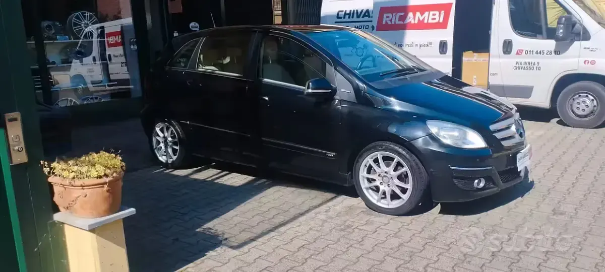 Usata Mercedes B180 116 CV (85 kW) 2009 Nero Monovolume