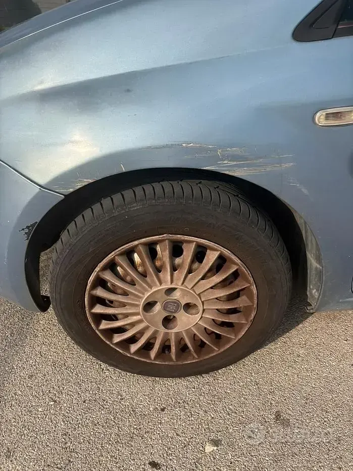 Usata Fiat Grande Punto 75 CV (55 kW) 2007 Bluazzurro Utilitaria