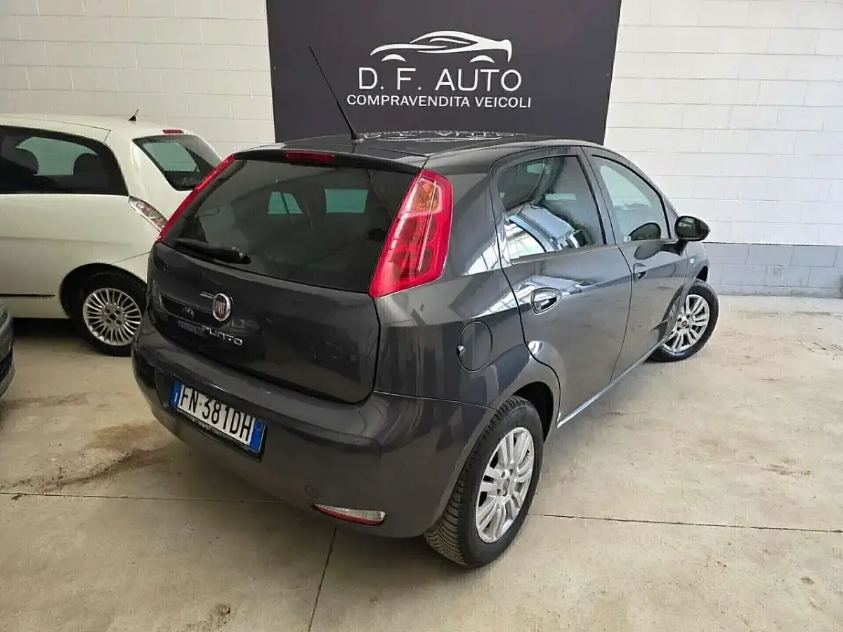 Usata Fiat Punto Evo 69 CV (50 kW) 2017 Grigio Utilitaria