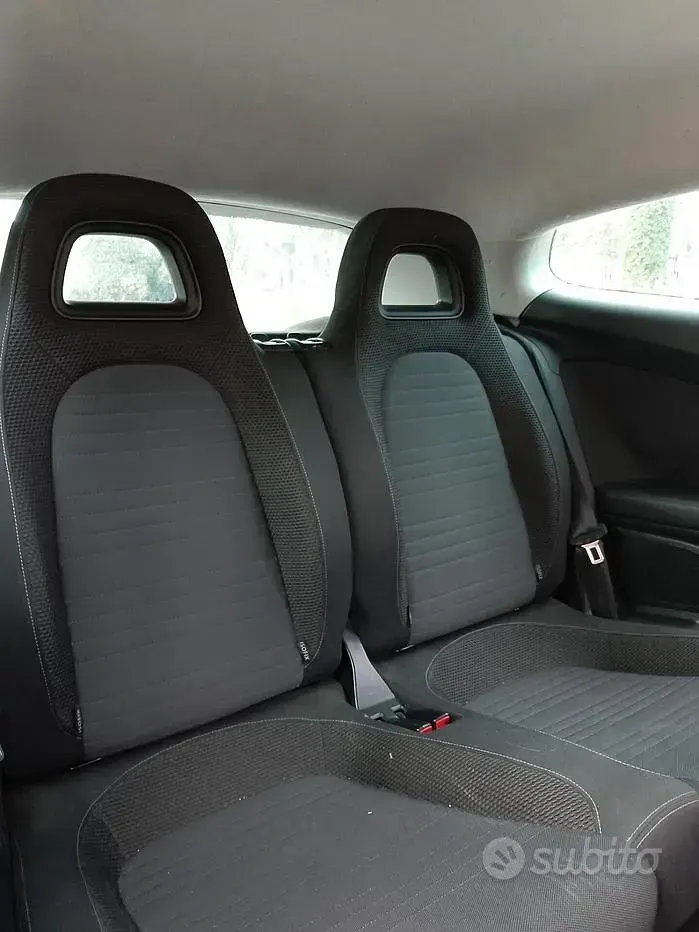 Usata VW Scirocco 160 CV (117 kW) 2010 Nero Coupé