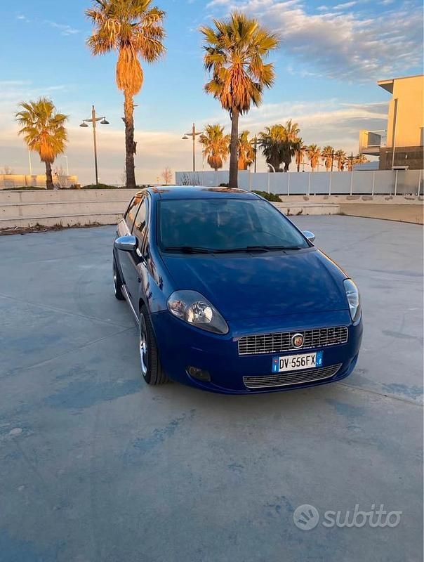 Usata Fiat Grande Punto 90 CV (66 kW) 2009 Blu Utilitaria