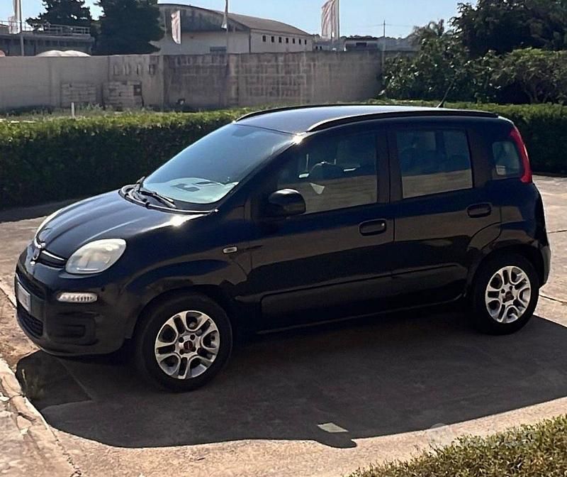 Usata Fiat Panda Lounge 94 CV (69 kW) 2013 Nero Utilitaria