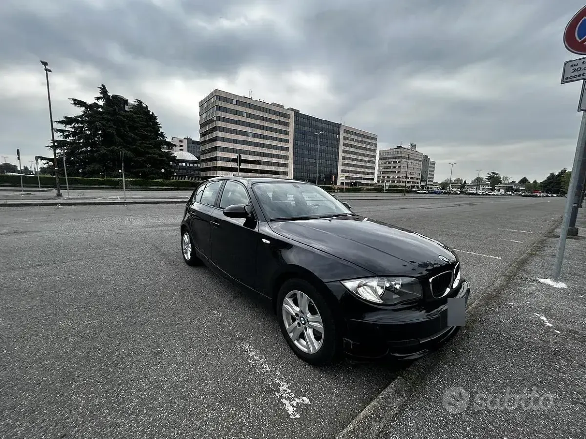 Usata BMW 118 143 CV (105 kW) 2009 Nero Utilitaria