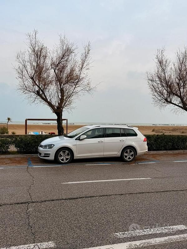 Usata VW Golf VII 110 CV (80 kW) 2017 Bianco Station wagon