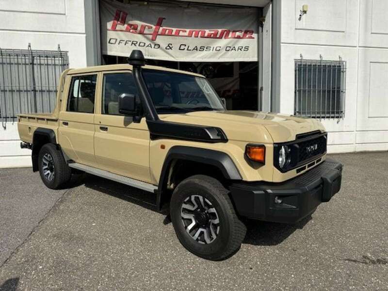 Beige Usata 2024 Toyota Land Cruiser SUV | 62.000 € - Immagine 1/4