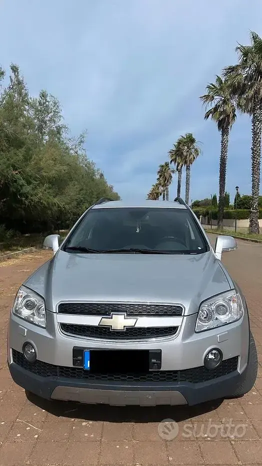 Usata Chevrolet Captiva 150 CV (110 kW) 2010 Grigio SUV
