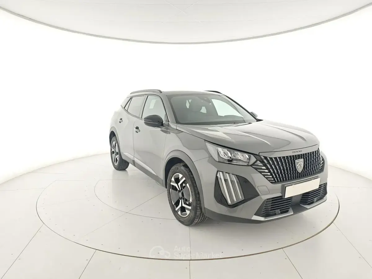 Usata Peugeot 2008 Allure 101 CV (74 kW) 2025 SUV