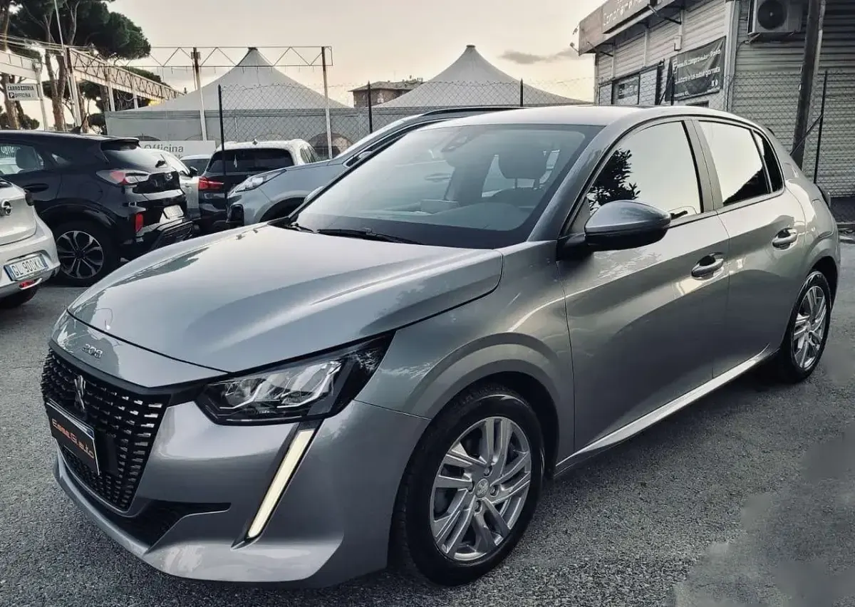 Usata Peugeot 208 Allure 101 CV (74 kW) 2020 Grigio Utilitaria