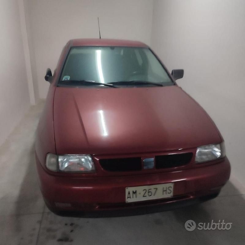 Usata Seat Cordoba 1996 Rosso Utilitaria