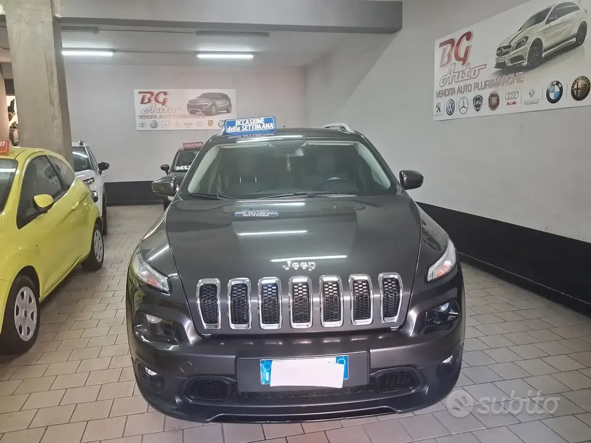 Usata Jeep Cherokee 170 CV (125 kW) 2015 Grigio SUV