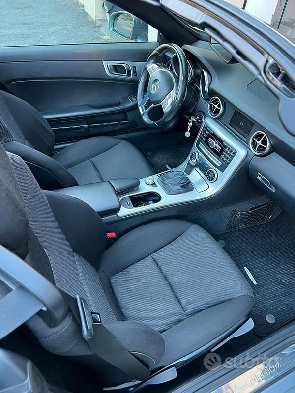 Usata Mercedes SLK250 204 CV (150 kW) 2015 Grigio Cabrio