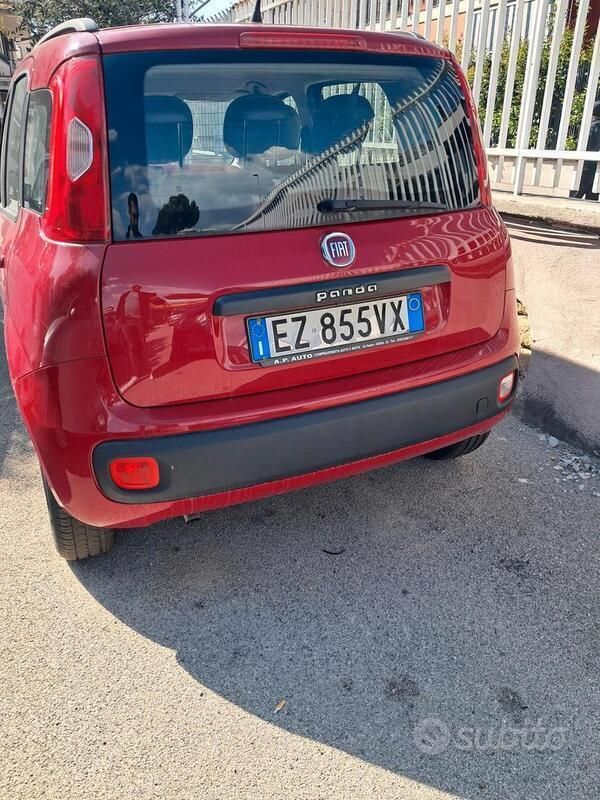 Usata Fiat Panda Easy 69 CV (50 kW) 2015 Rosso Utilitaria