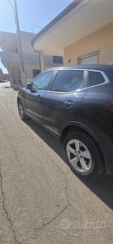 Usata Nissan Qashqai 2018 Nero SUV