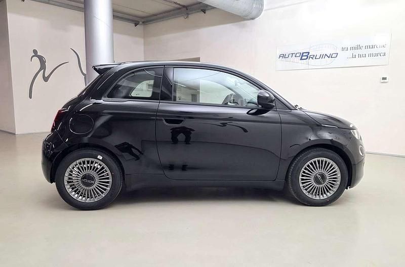 Nuova Fiat 500 Icon 65 CV (47 kW) 2026 Nero Utilitaria