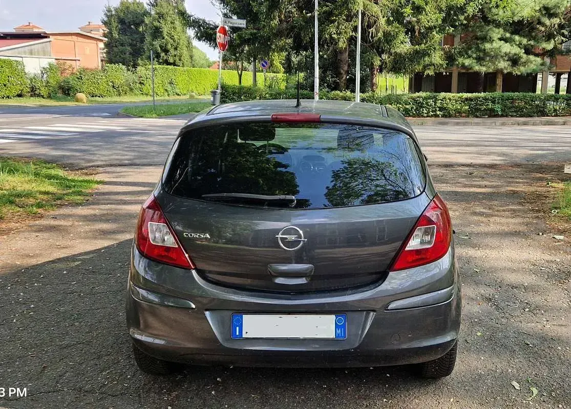 Usata Opel Corsa 86 CV (63 kW) 2010 Grigio Utilitaria