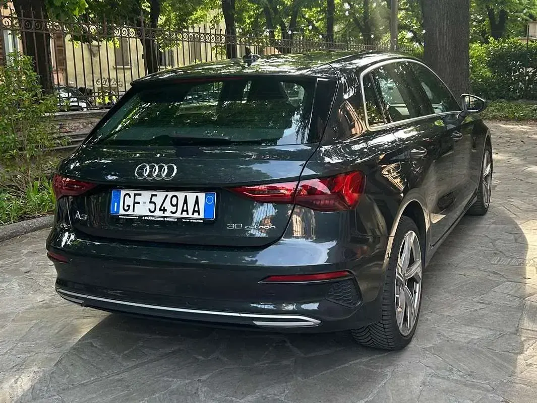 Usata Audi A3 Business 131 CV (96 kW) 2021 Grigio Berlina