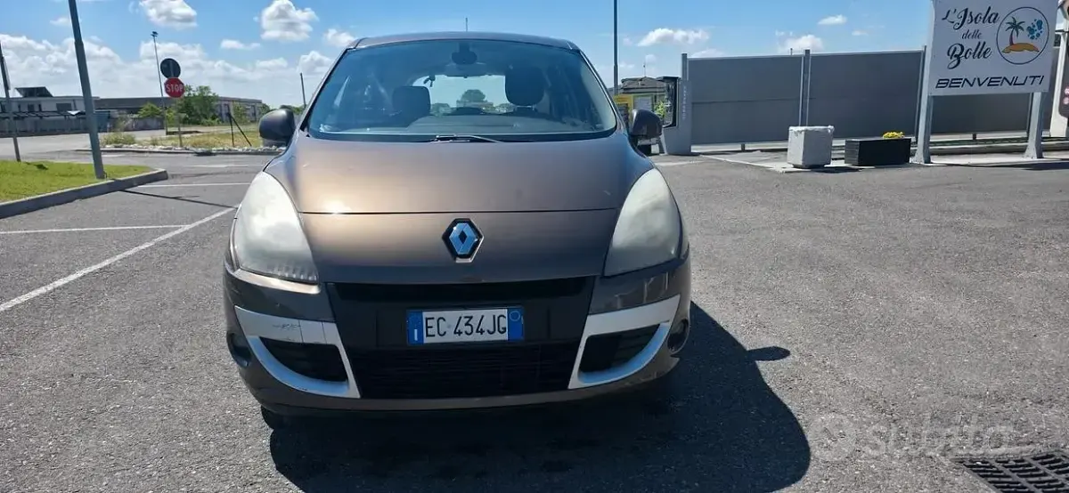 Usata Renault Scénic Luxe 110 CV (80 kW) 2010 Grigio Monovolume