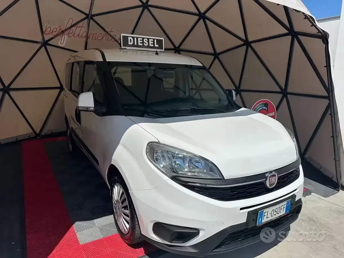 Usata Fiat Doblò Lounge 120 CV (88 kW) 2018 Bianco Monovolume