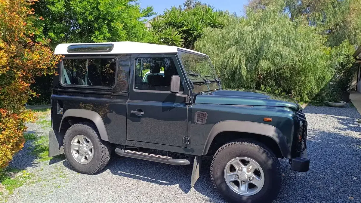 Usata Land Rover Defender 122 CV (89 kW) 2011 Station wagon