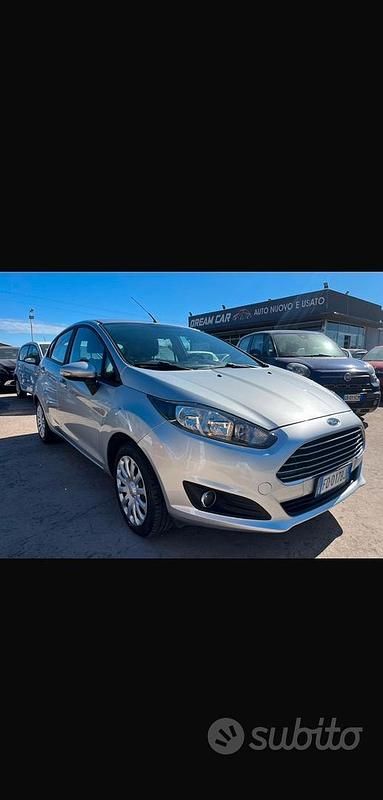 Gebraucht Ford Fiesta 75 PS (55 kW) 2016 Grau Kleinwagen
