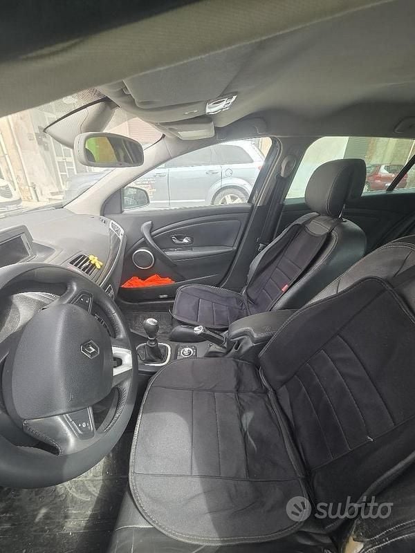 Usata Renault Mégane III 110 CV (80 kW) 2010 Grigio Station wagon