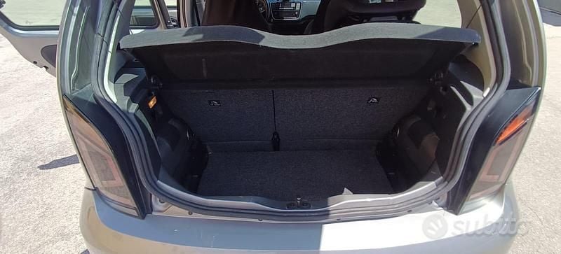 Usata VW up! 65 CV (47 kW) 2021 Grigio Utilitaria