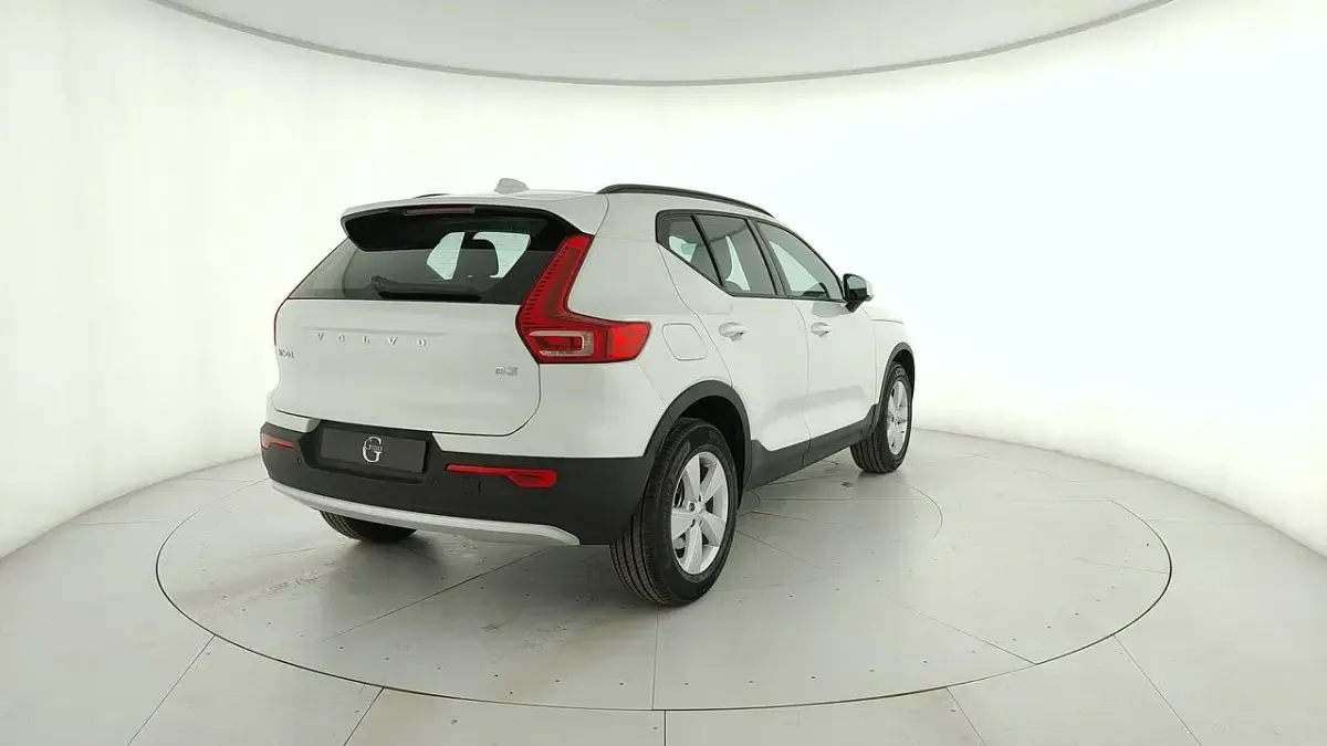 Nuova Volvo XC40 163 CV (119 kW) 2026 Bianco SUV