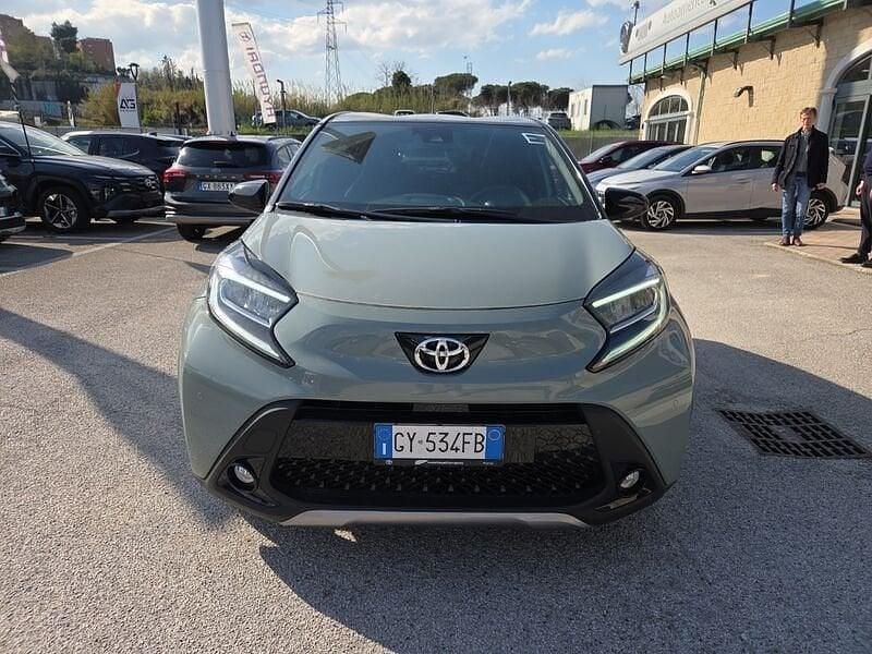 Usata Toyota Aygo X Lounge 72 CV (52 kW) 2025 Verde SUV