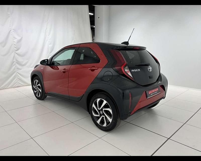 Nuova Toyota Aygo X Trend 72 CV (52 kW) 2025 Chili red & black met SUV