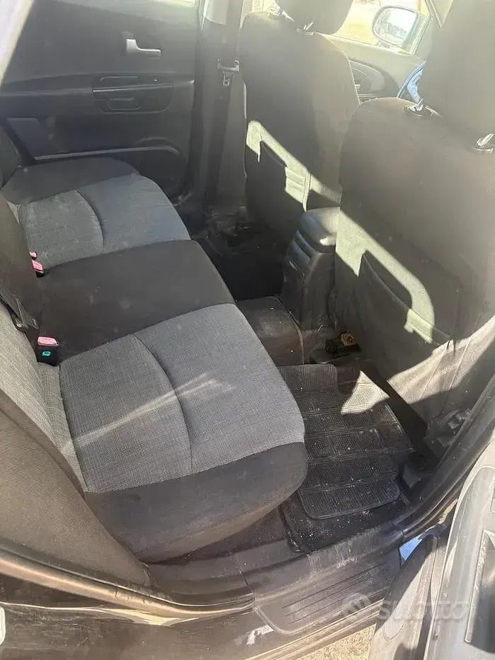 Usata Kia Carens 2015 Nero Monovolume