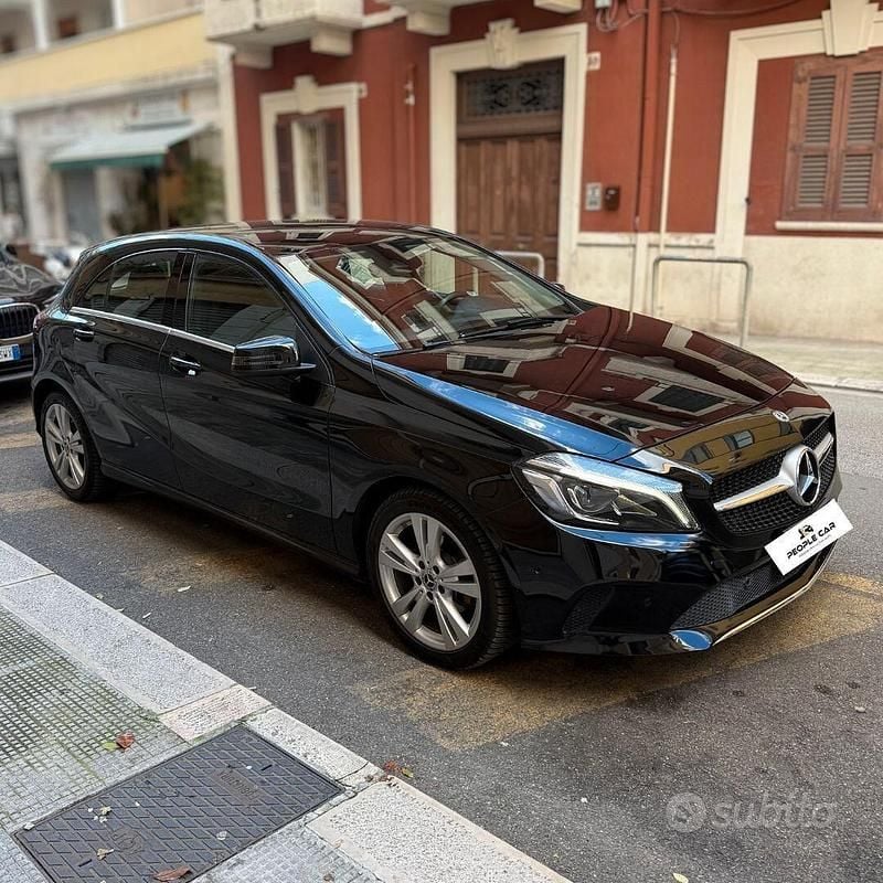 Usata Mercedes A180 Premium 109 CV (80 kW) 2018 Nero Berlina