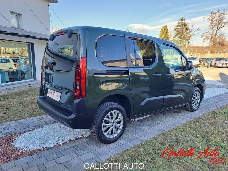 Usata Fiat Doblò 130 CV (95 kW) 2024 Verde Monovolume