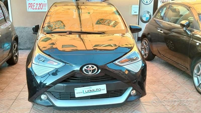 Usata Toyota Aygo Business Edition 69 CV (50 kW) 2019 Nero Utilitaria
