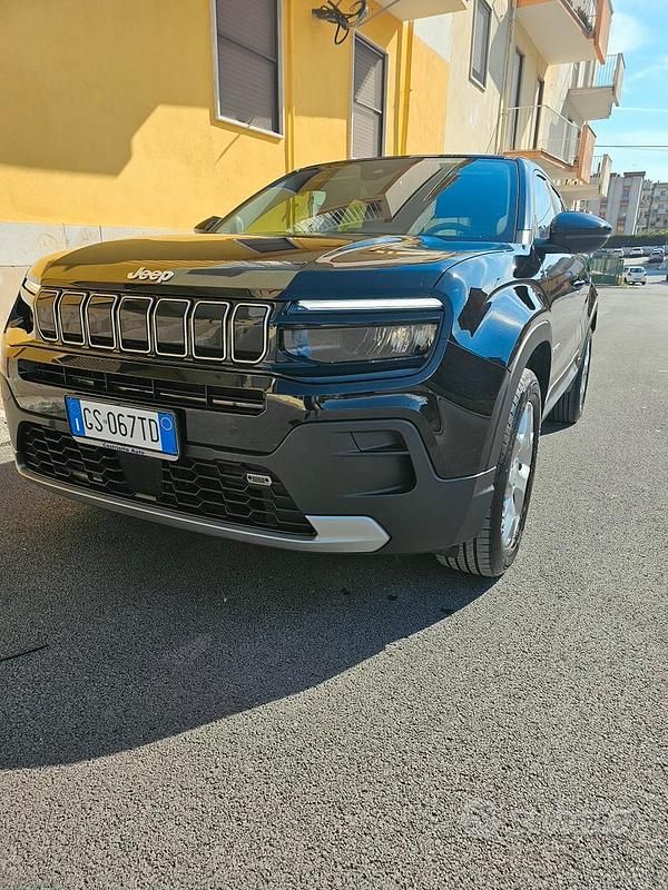 Nero Usata 2024 Jeep Avenger SUV | 20.149 € (Buon prezzo) - Immagine 1/4