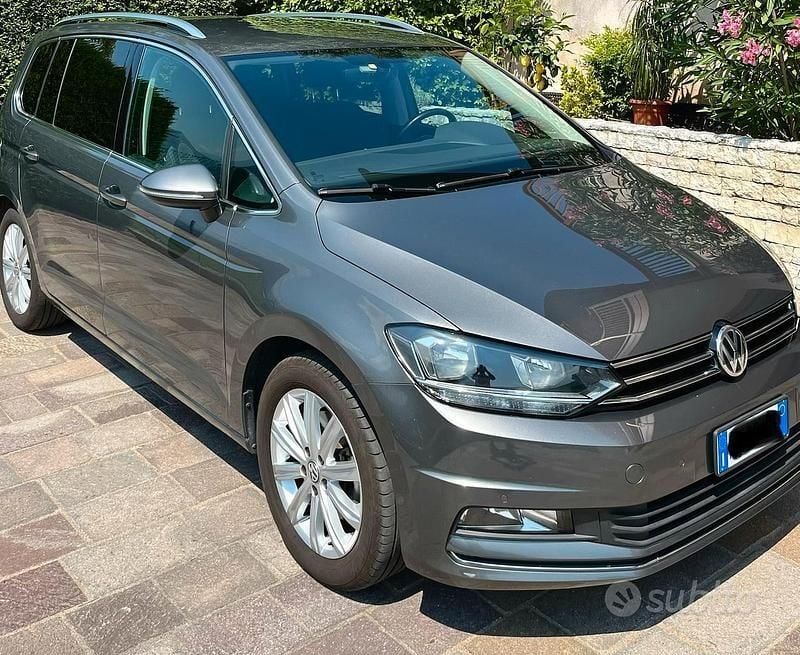 Usata VW Touran Executive 150 CV (110 kW) 2016 Grigio Monovolume