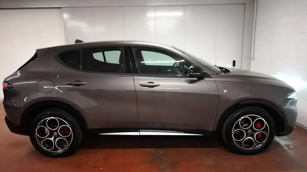 Usata Alfa Romeo Tonale Ti 160 CV (117 kW) 2023 Grigio SUV