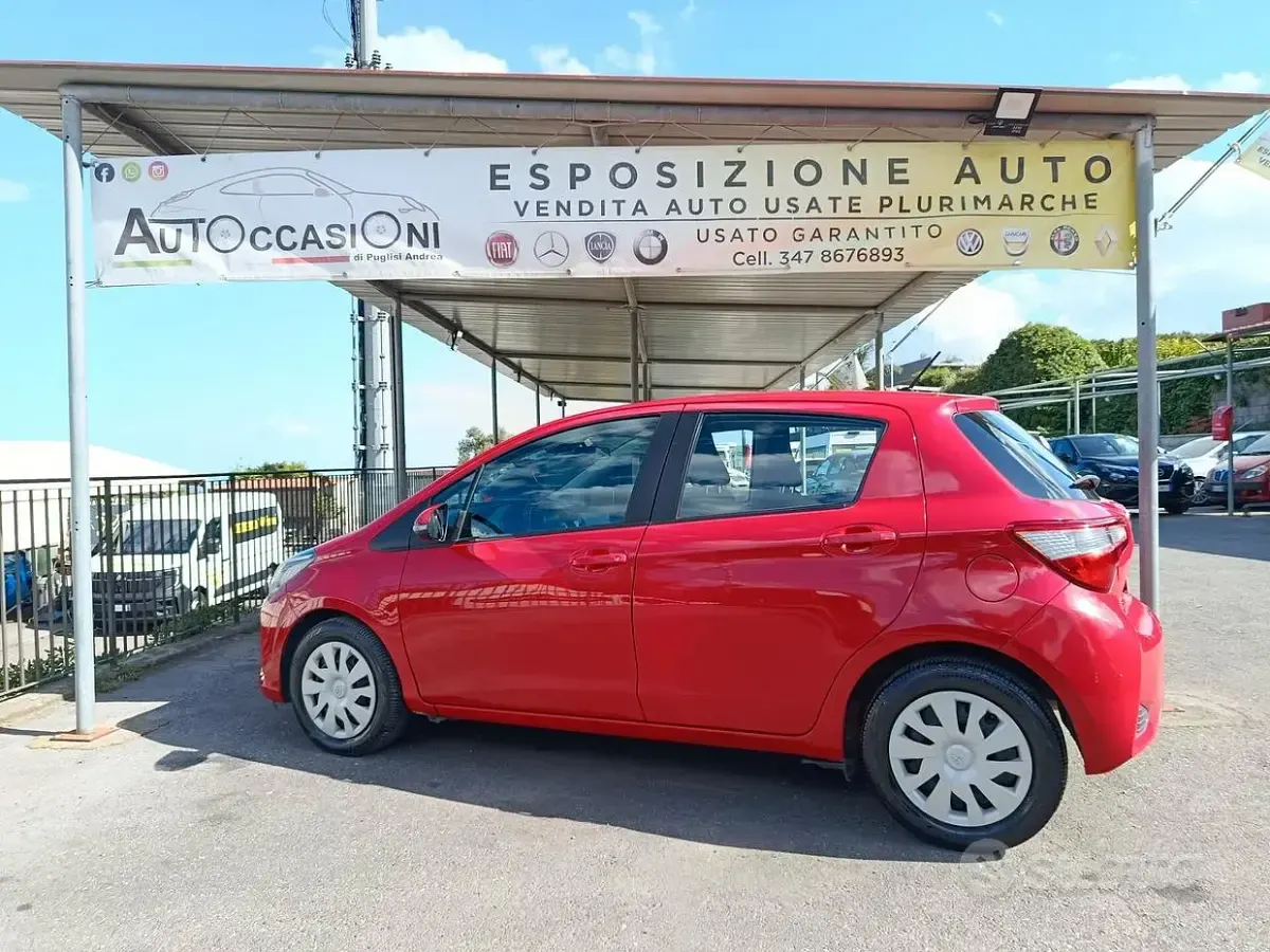 Usata Toyota Yaris 72 CV (52 kW) 2019 Rosso Berlina