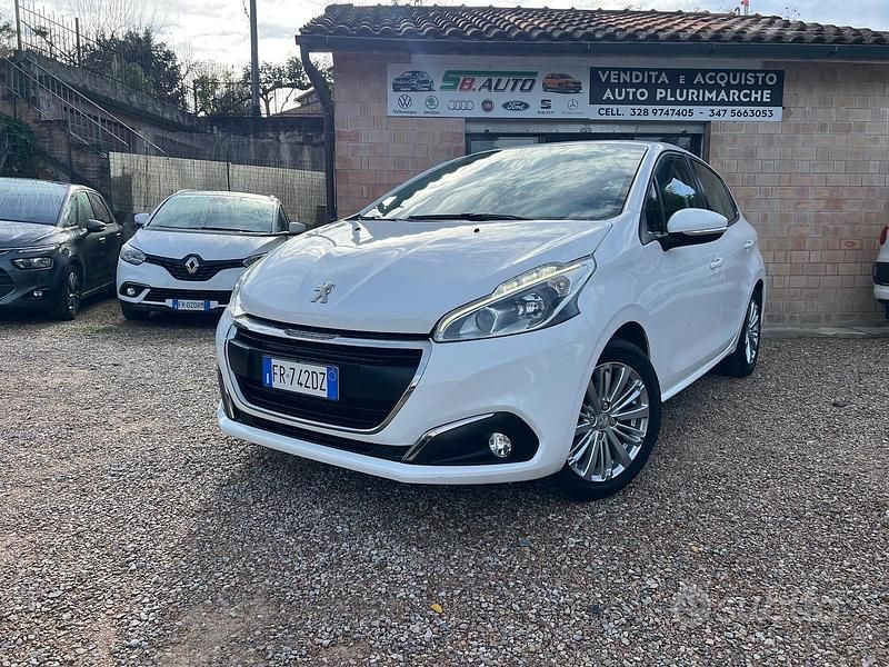 Bianco Usata 2018 Peugeot 208 Due volumi | 8000 € (Ottimo prezzo) - Immagine 1/4