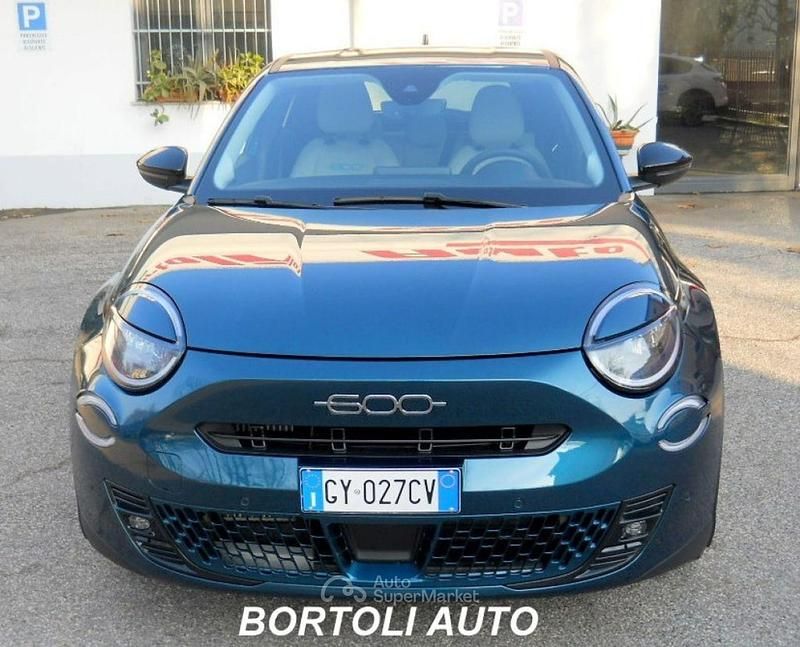Usata Fiat 600 La Prima 101 CV (74 kW) 2025 Verde SUV