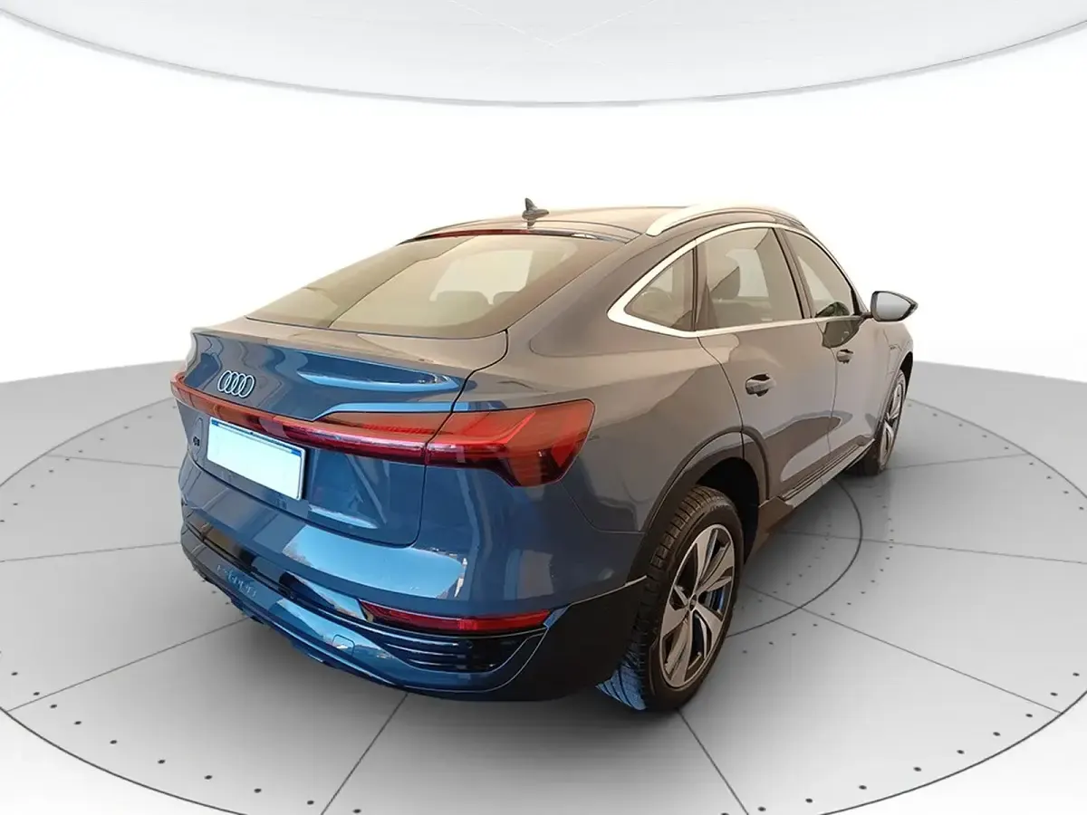 Usata Audi e-tron Sportback 158 kW (215 CV) 2023 Grigio SUV