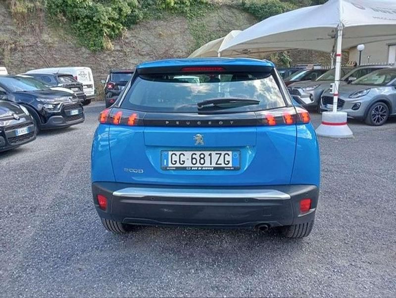 Usata Peugeot 2008 Active 102 CV (75 kW) 2021 Blu/azzurro SUV