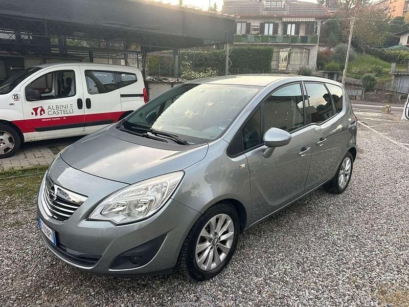 Grigio Usata 2013 Opel Meriva Cosmo Monovolume | 3800 € (Super prezzo) - Immagine 1/4