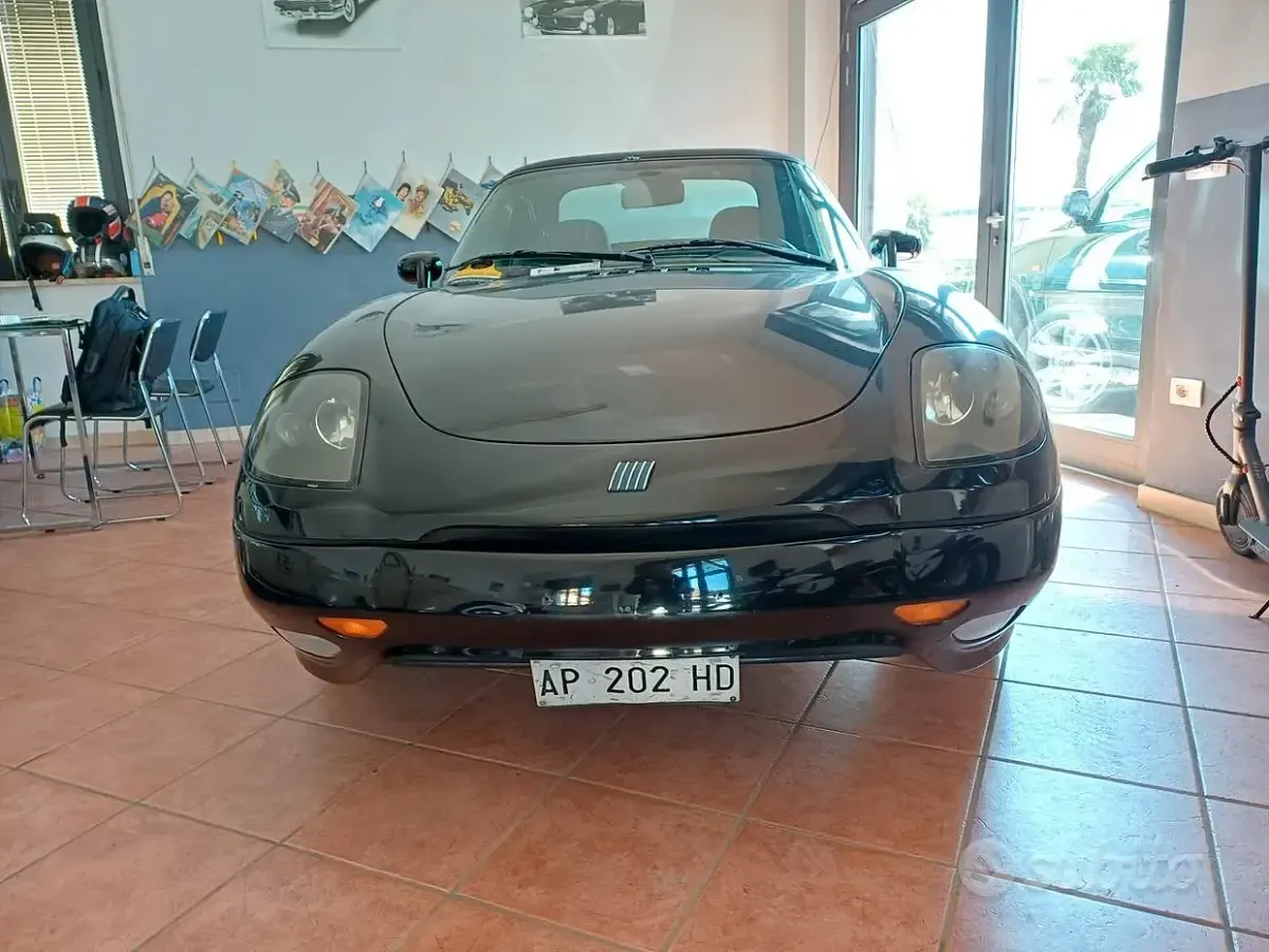 Usado Fiat Barchetta 131 HP (96 kW) 1997 Preto Cabrios