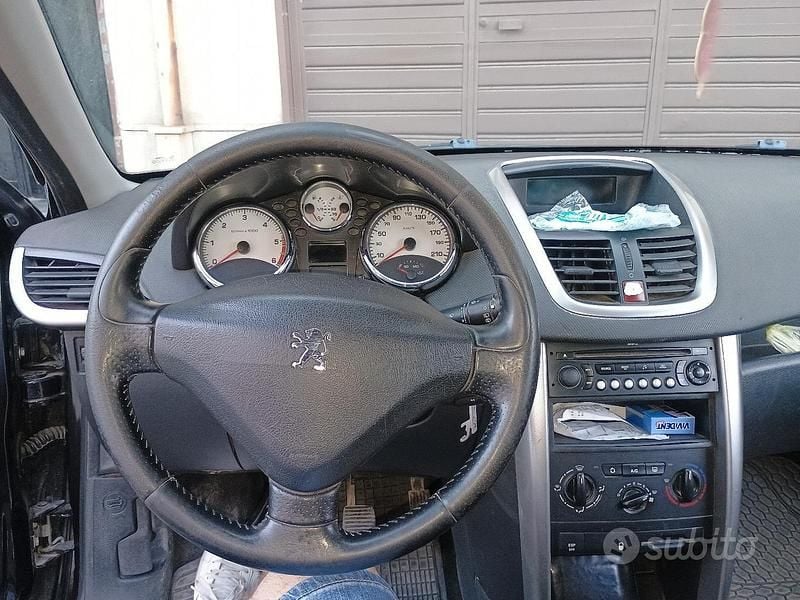 Gebraucht Peugeot 207 88 PS (64 kW) 2008 Schwarz Coupé