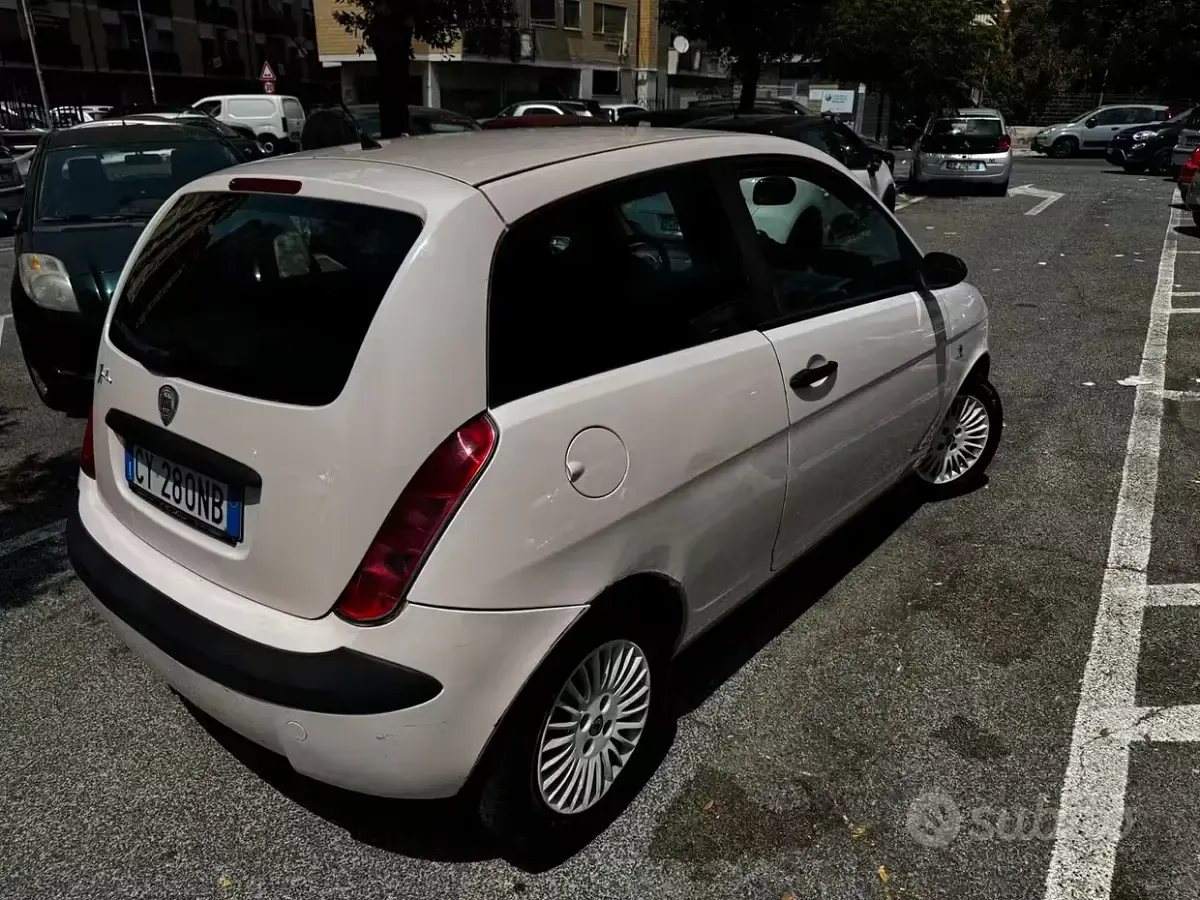 Usata Lancia Ypsilon 86 CV (63 kW) 2005 Giallo Utilitaria